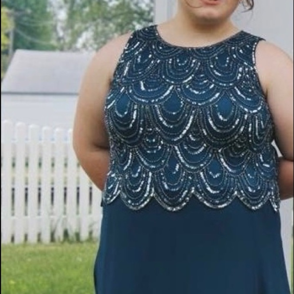 Prom Dress - Picture 5 of 6